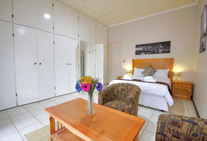 تختخواب و صبحانه Eagles Nest Guesthouse