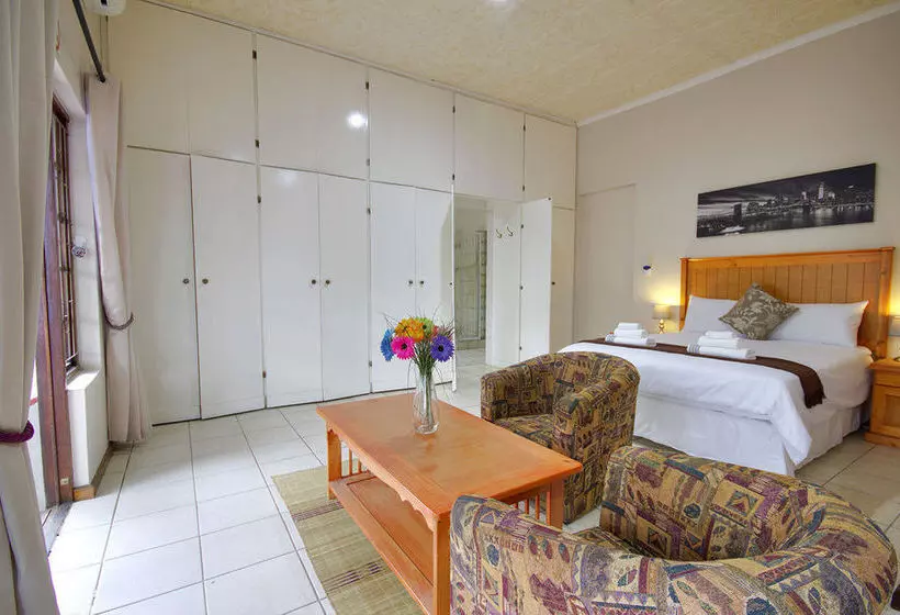 تختخواب و صبحانه Eagles Nest Guesthouse