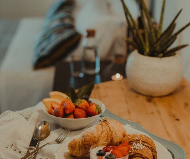 ベッドアンドブレックファースト Curù