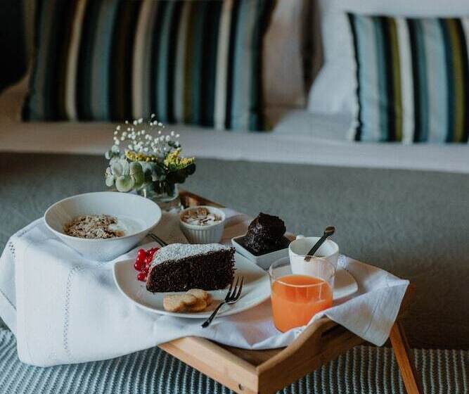 ベッドアンドブレックファースト Curù