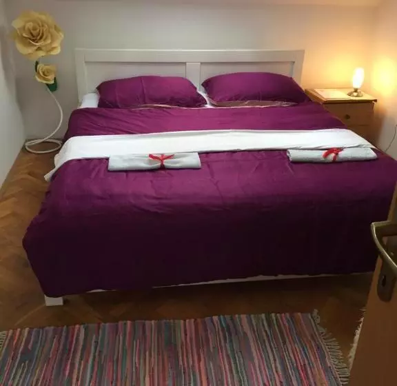 Hostel Lega House
