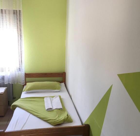 Hostel Lega House