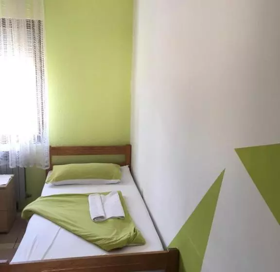 Hostel Lega House