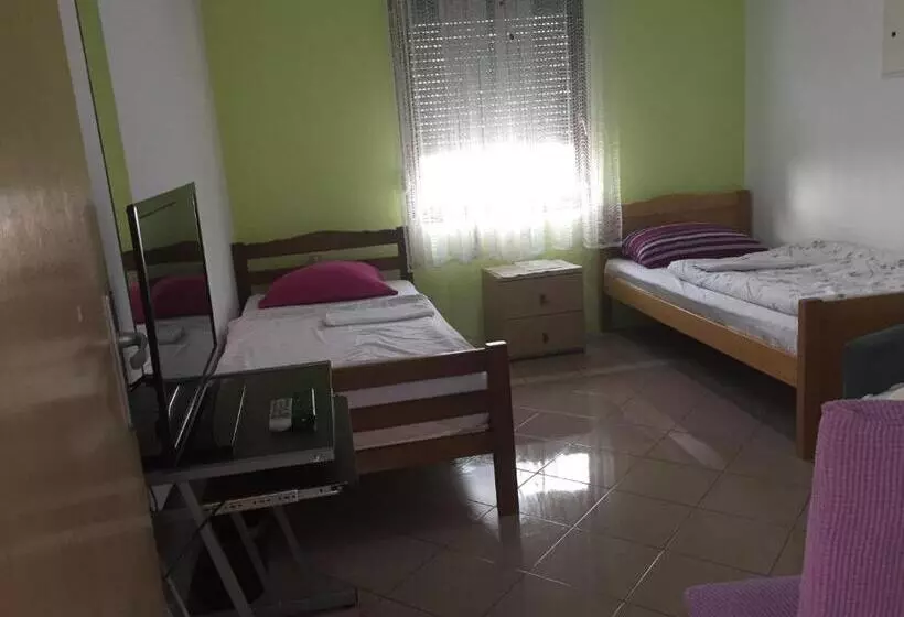 Hostel Lega House