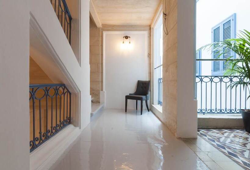 هتل Ax The Saint John