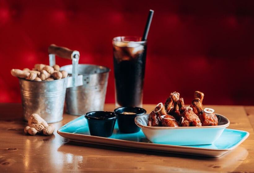 هتل Ax The Saint John