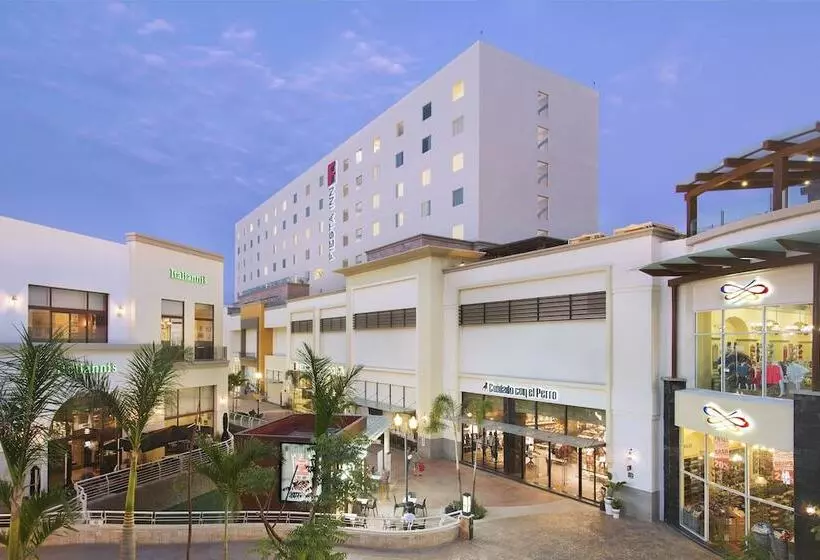 ホテル Fiesta Inn Puerto Vallarta Isla