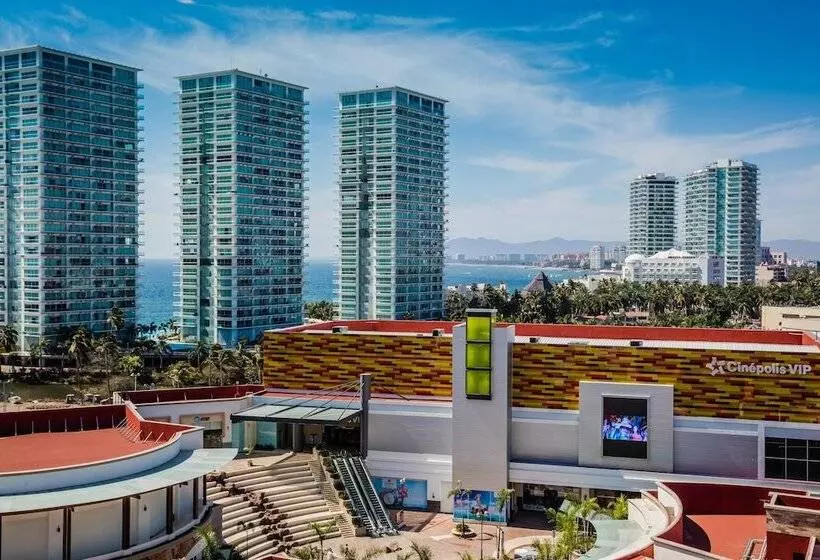 ホテル Fiesta Inn Puerto Vallarta Isla