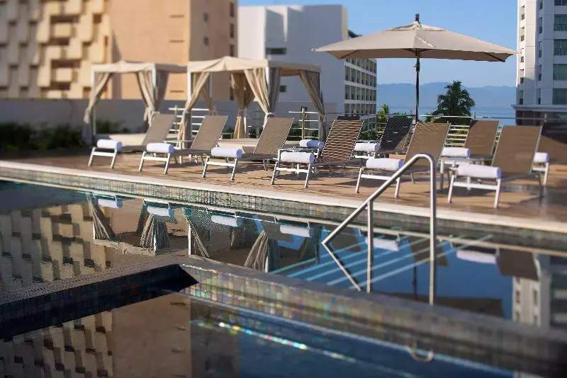 ホテル Fiesta Inn Puerto Vallarta Isla