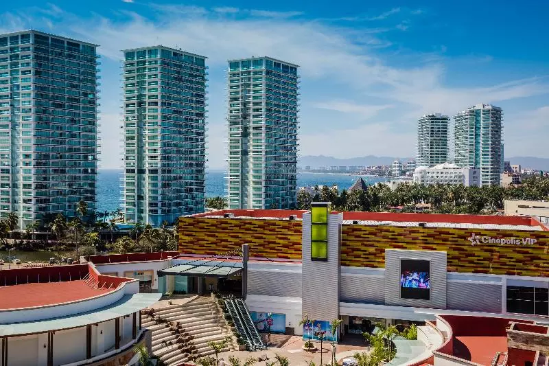 ホテル Fiesta Inn Puerto Vallarta Isla