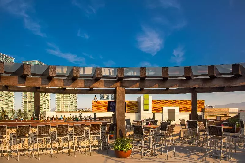 ホテル Fiesta Inn Puerto Vallarta Isla