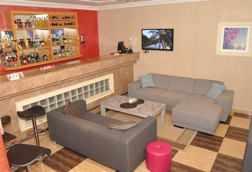 Ne Yo Hotel And Suites