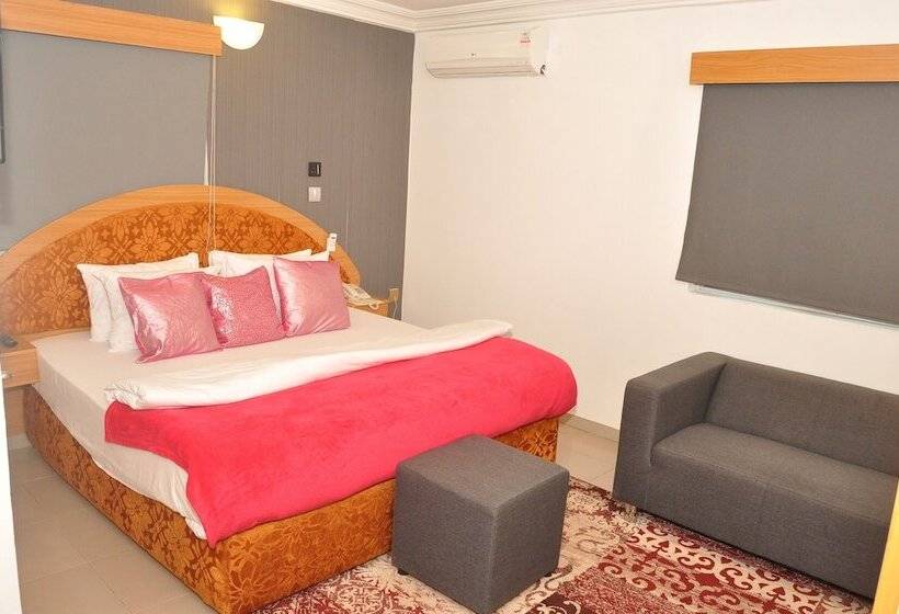 Ne Yo Hotel And Suites