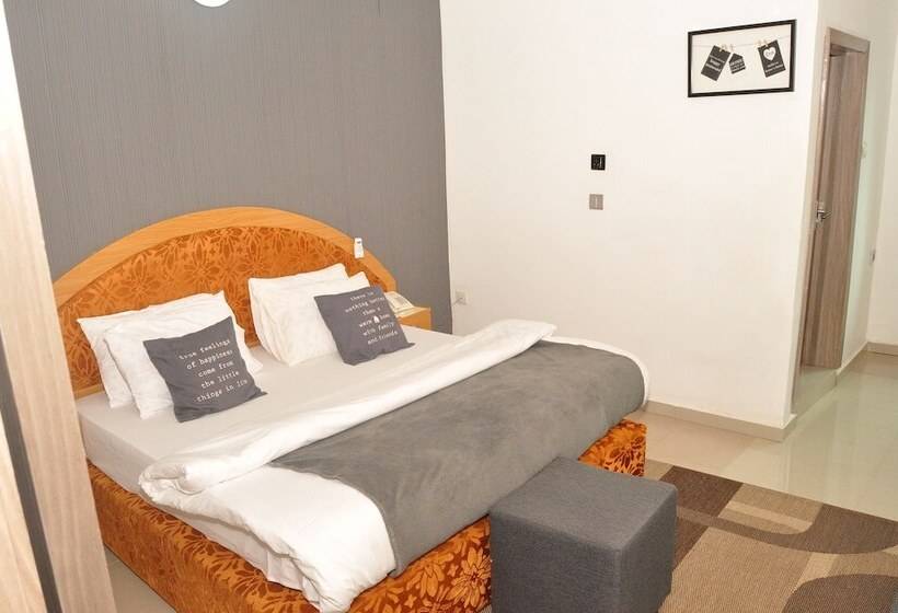 Ne Yo Hotel And Suites