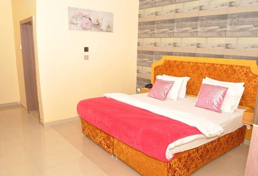 Ne Yo Hotel And Suites