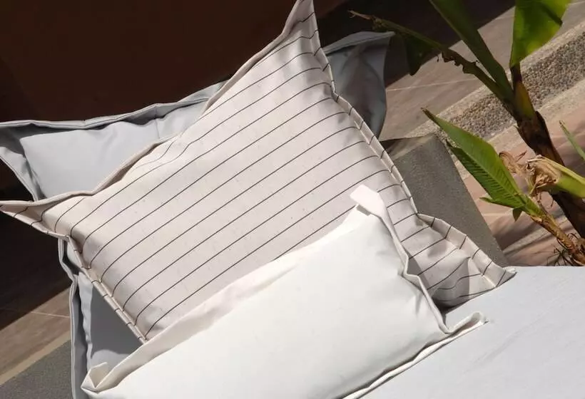 Hotelli Oasis Palm