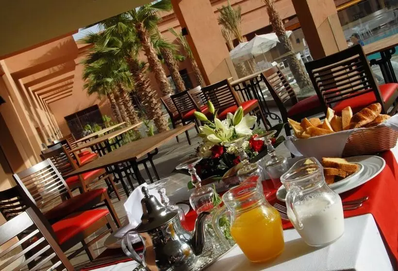 Hotelli Oasis Palm
