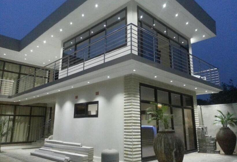 Pamo Hotel And Restaurants