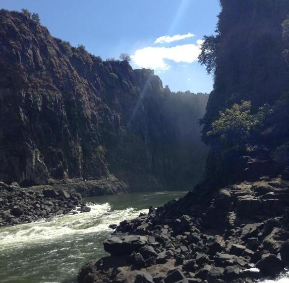 Pamo Hotel And Restaurants