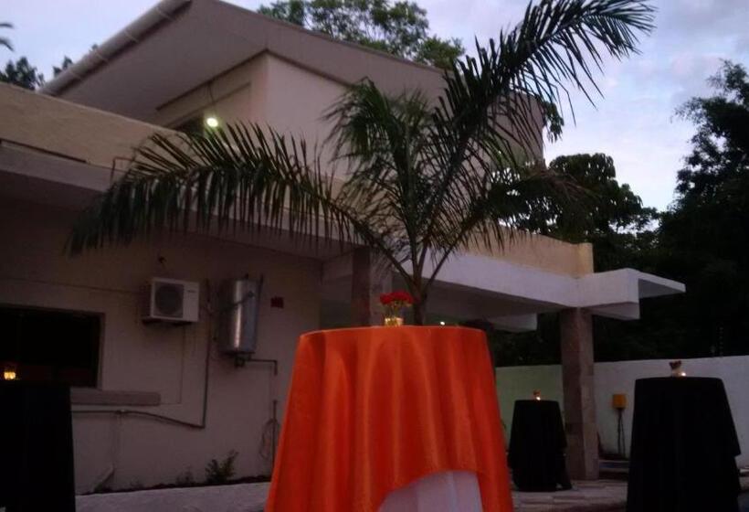 Pamo Hotel And Restaurants