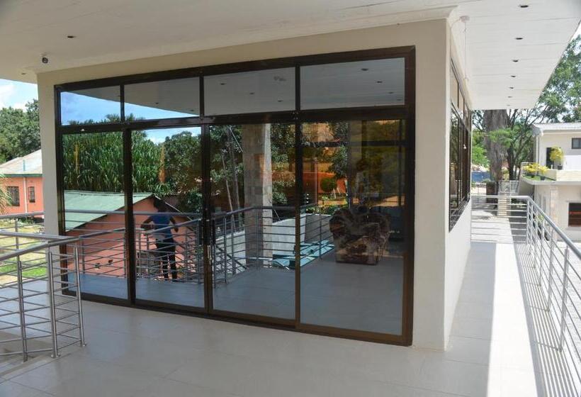 Pamo Hotel And Restaurants