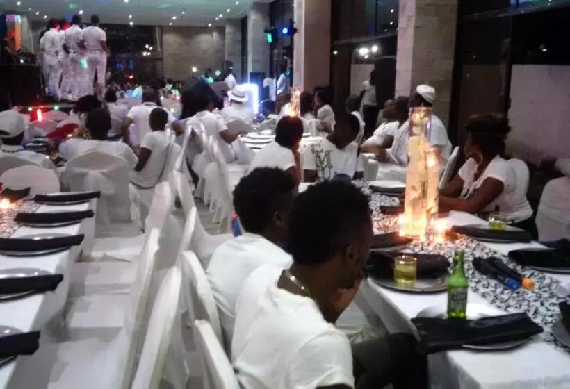 Pamo Hotel And Restaurants