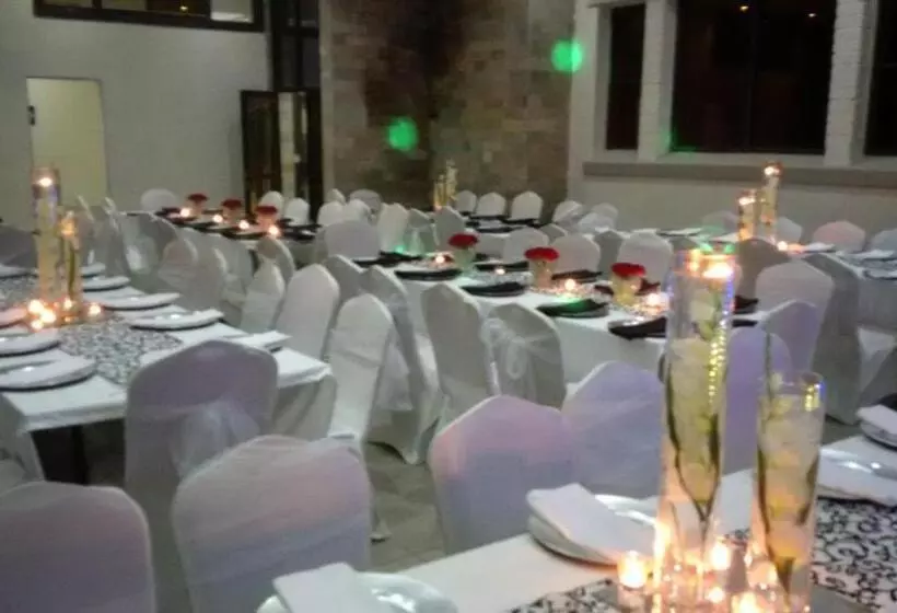 Pamo Hotel And Restaurants