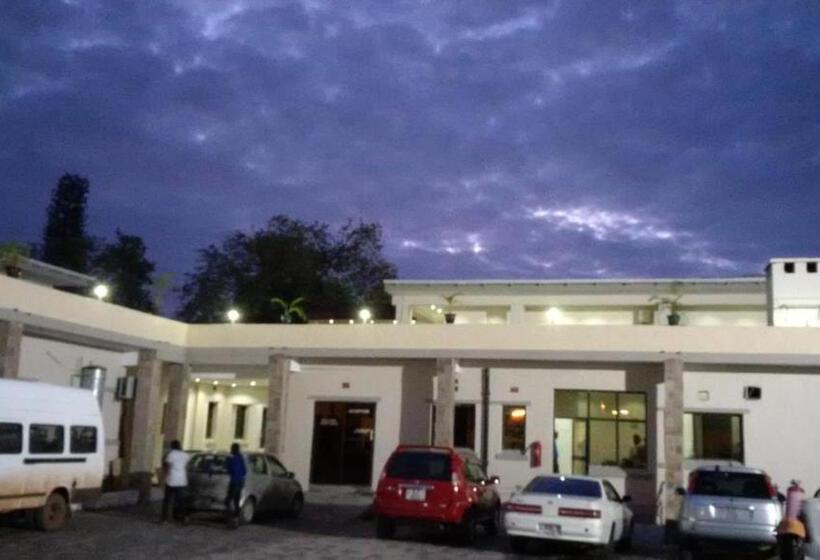 Pamo Hotel And Restaurants