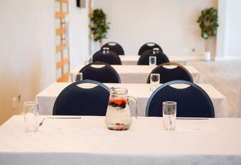 New National Hotel And Conference