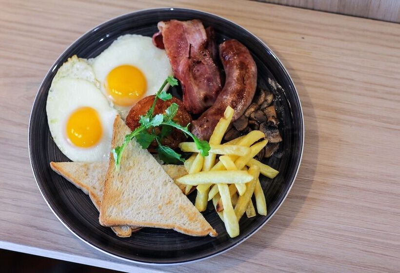 New National Hotel And Conference