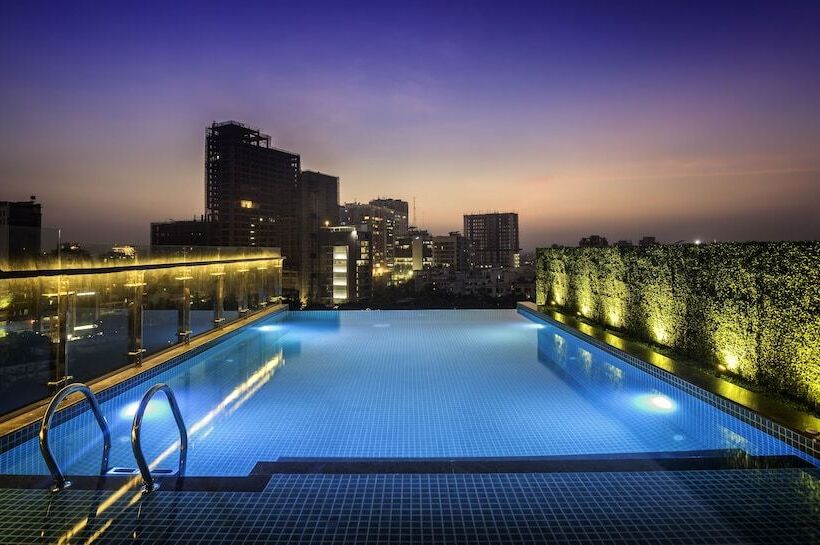 هتل The Raintree Dhaka A Luxury Collection