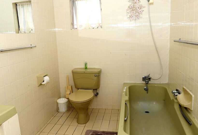 Oliveroom Self Catering And B&b