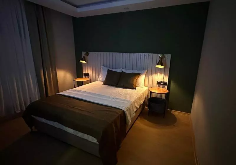 Red Castle Hotel & Pub