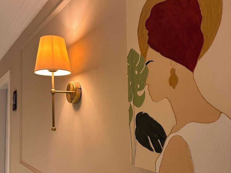 Red Castle Hotel & Pub