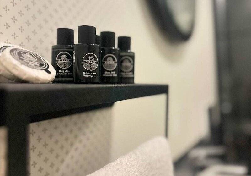 Red Castle Hotel & Pub