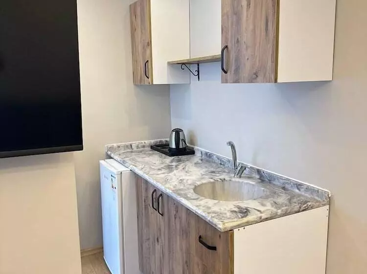 Red Castle Hotel & Pub