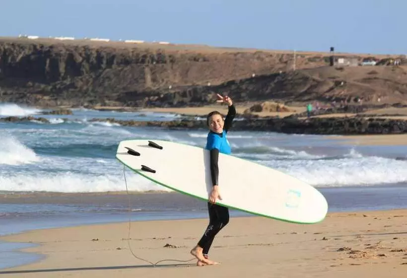 هاستل International Surf Camp Only Surf