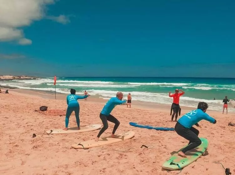 هاستل International Surf Camp Only Surf
