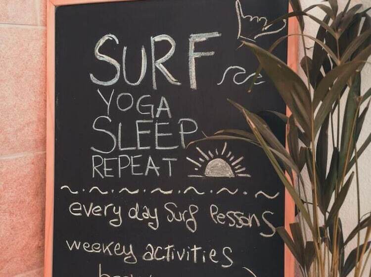 هاستل International Surf Camp Only Surf