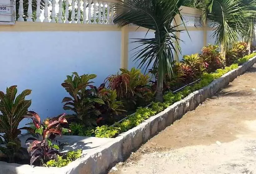 Hostal Palmeras Playa Milina
