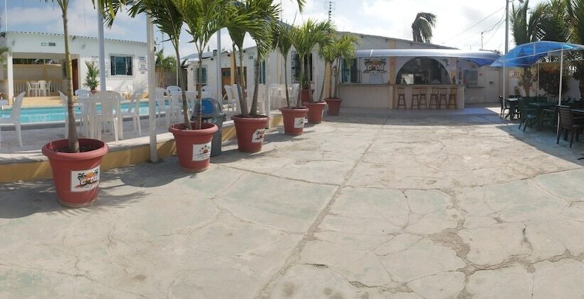 Hostal Palmeras Playa Milina