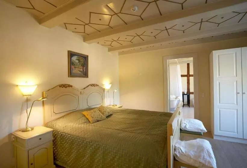 Hotelli Broholm Castle