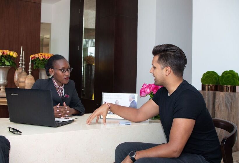 هتل Crowne Plaza Nairobi Airport, An Ihg