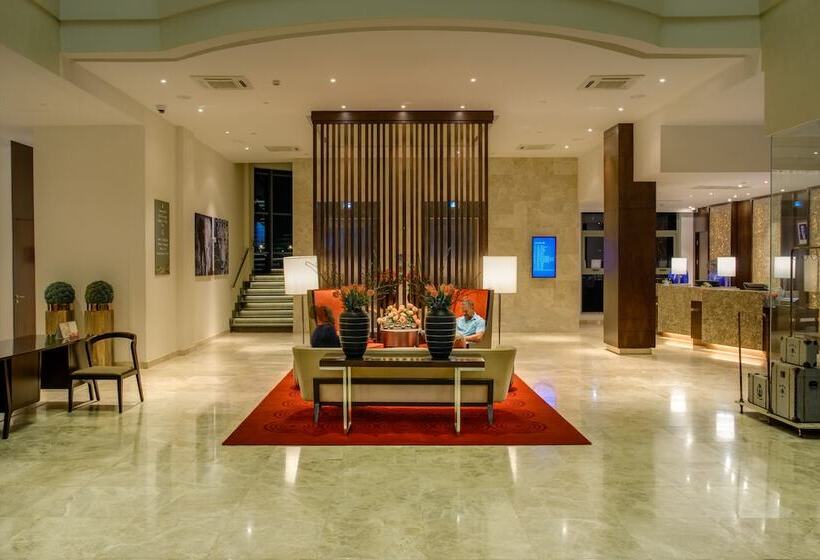 هتل Crowne Plaza Nairobi Airport, An Ihg