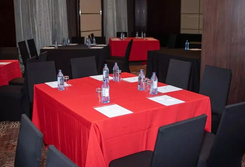 هتل Crowne Plaza Nairobi Airport, An Ihg