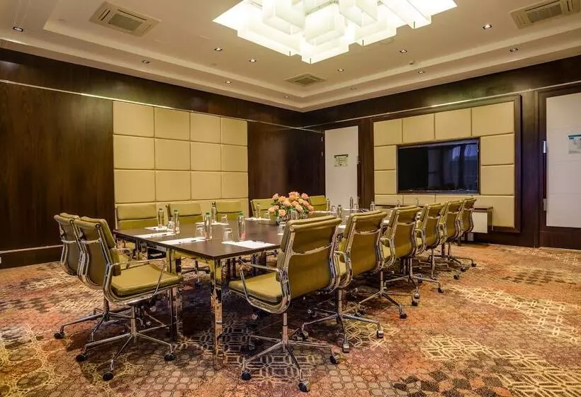 هتل Crowne Plaza Nairobi Airport, An Ihg