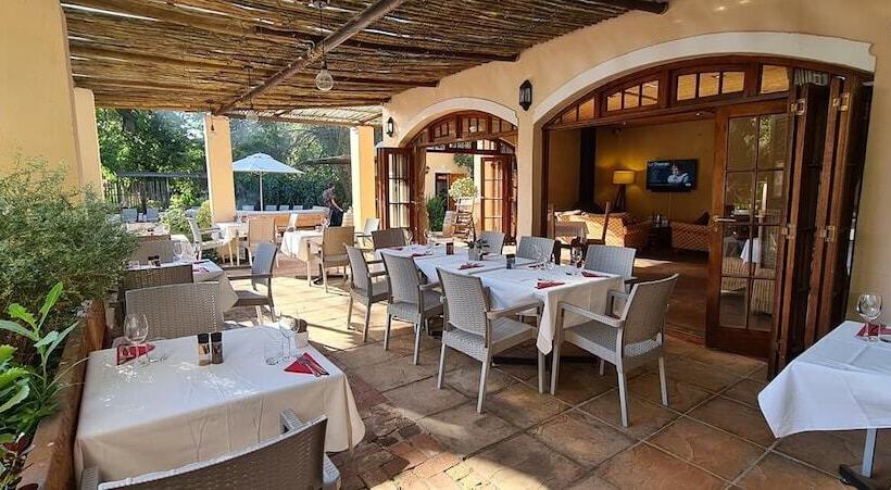 Hotelli De Leeuwenhof Estate