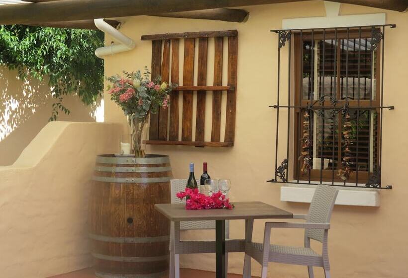 Hotelli De Leeuwenhof Estate