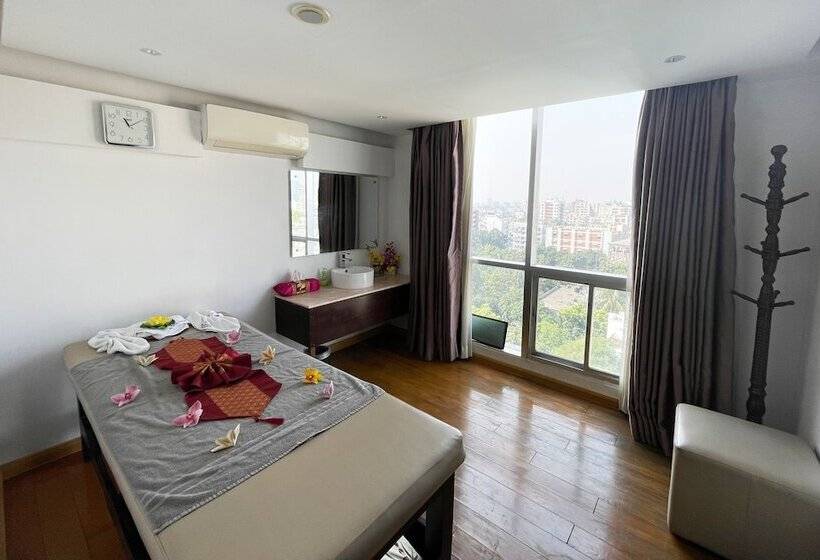 هتل Golden Tulip The Grandmark Dhaka