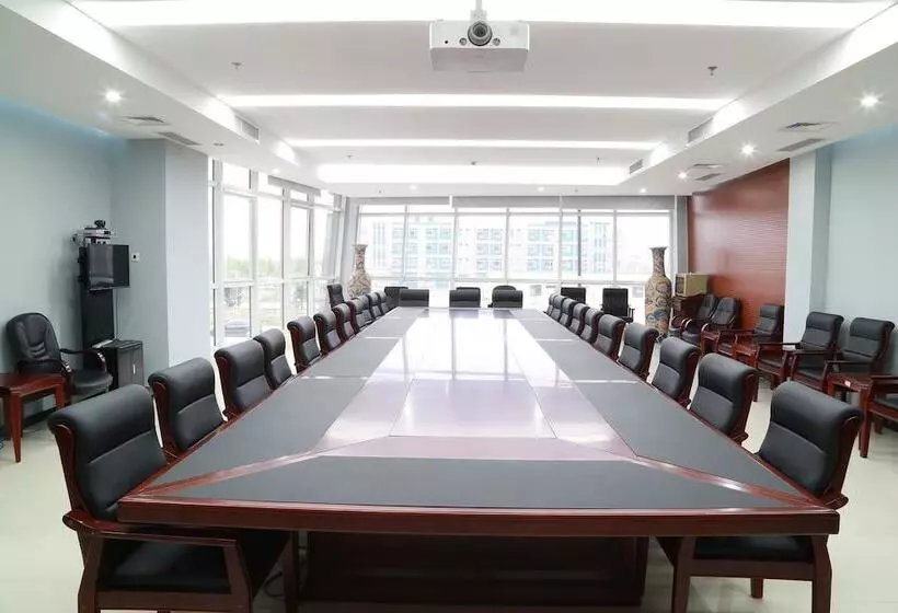 Hotelli Tianjin Huihao Business